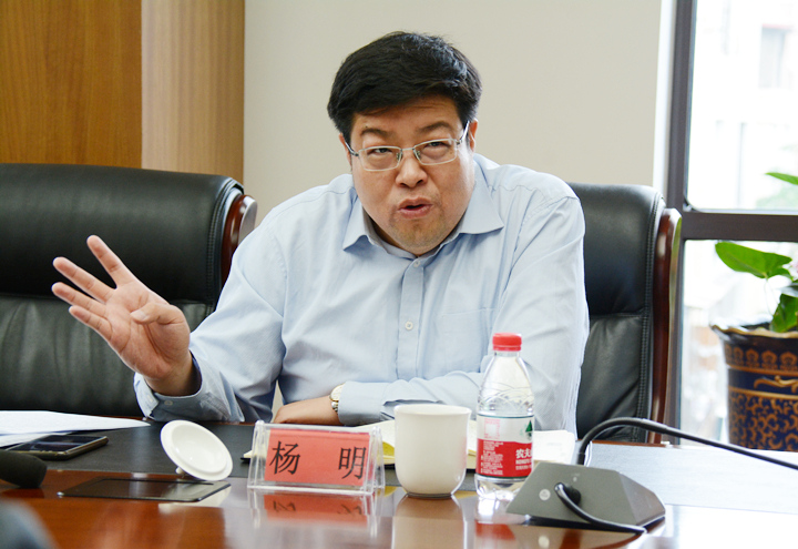 平山区政法委书记杨明到平山法院检查指导工作