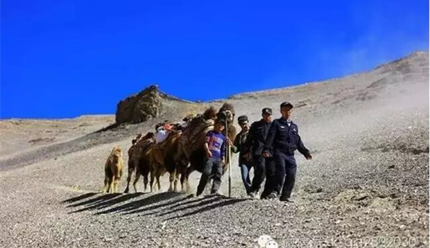 新疆帕米尔高原民警：常年行进在生死走访路上
