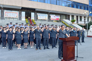 湖北枣阳法院举行升国旗暨宪法宣誓仪式