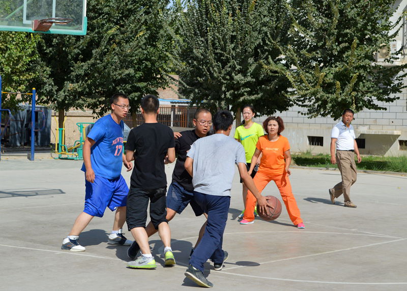 第十三师法院举行青年干警篮球赛、乒乓球赛