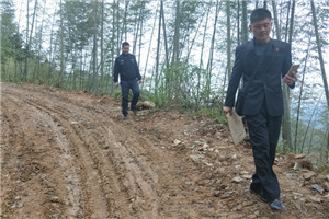 为了两千执行款 桂林市临桂区干警冒雨爬山两小时