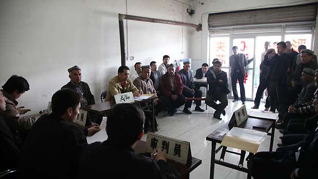 喀什法院开展"公正司法为人民"集中宣传活动